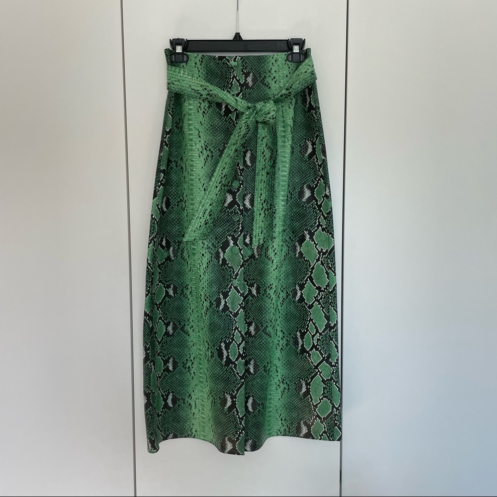 ZARA faux snake skin green pencil skirt w belt